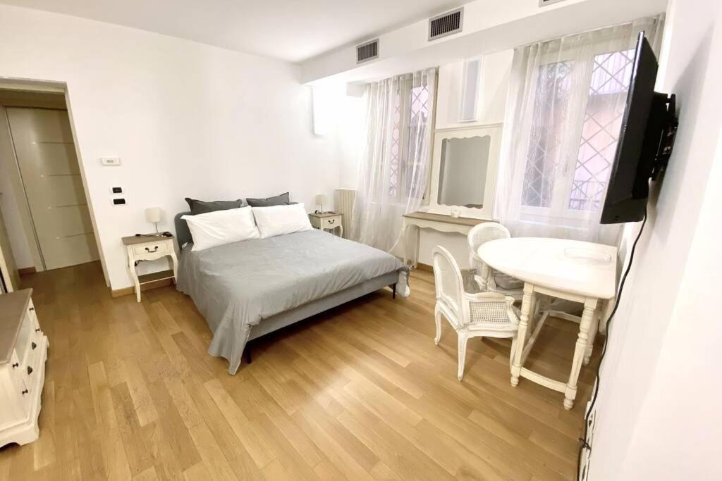 Boutique apartment in Milano center: Duomo Scala Exterior foto